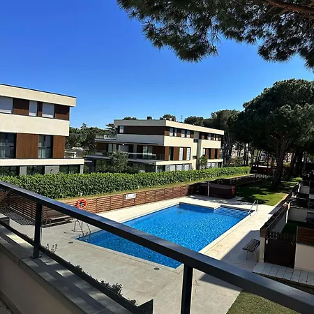 Sol, Terraza Y Piscina En S Agaró *